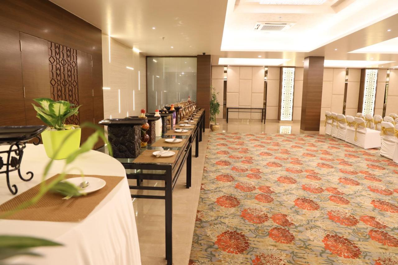 Sarovar Portico Rivera Ahmedabad Esterno foto