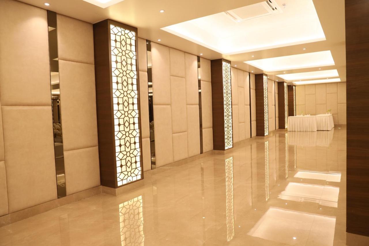 Sarovar Portico Rivera Ahmedabad Esterno foto