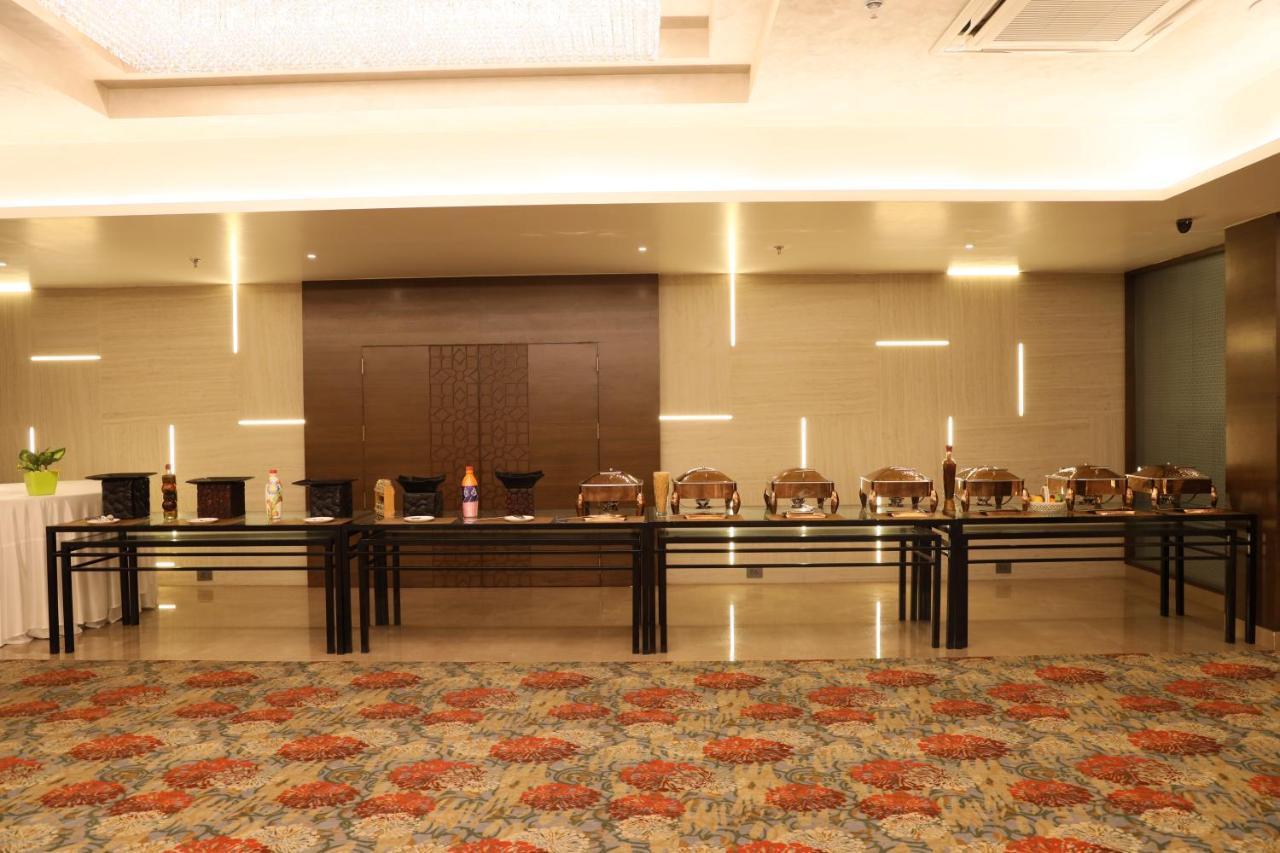 Sarovar Portico Rivera Ahmedabad Esterno foto
