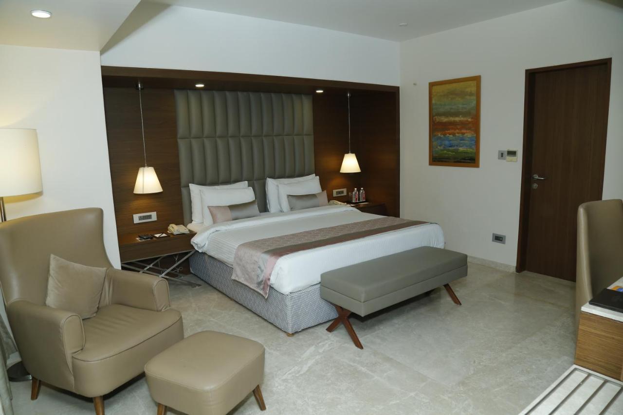 Sarovar Portico Rivera Ahmedabad Esterno foto