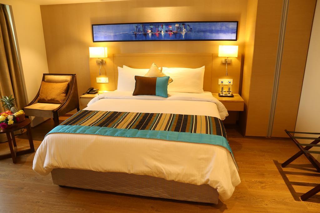 Sarovar Portico Rivera Ahmedabad Esterno foto