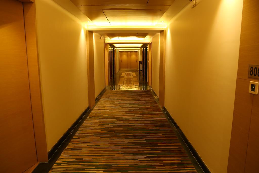 Sarovar Portico Rivera Ahmedabad Esterno foto