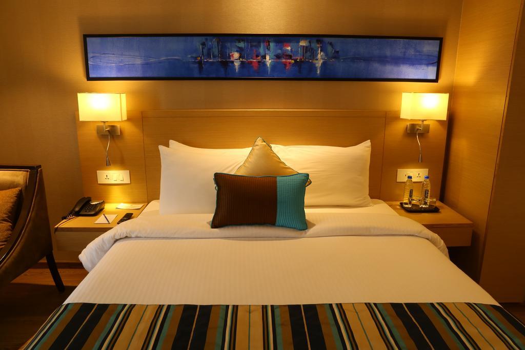 Sarovar Portico Rivera Ahmedabad Esterno foto