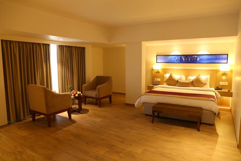Sarovar Portico Rivera Ahmedabad Esterno foto