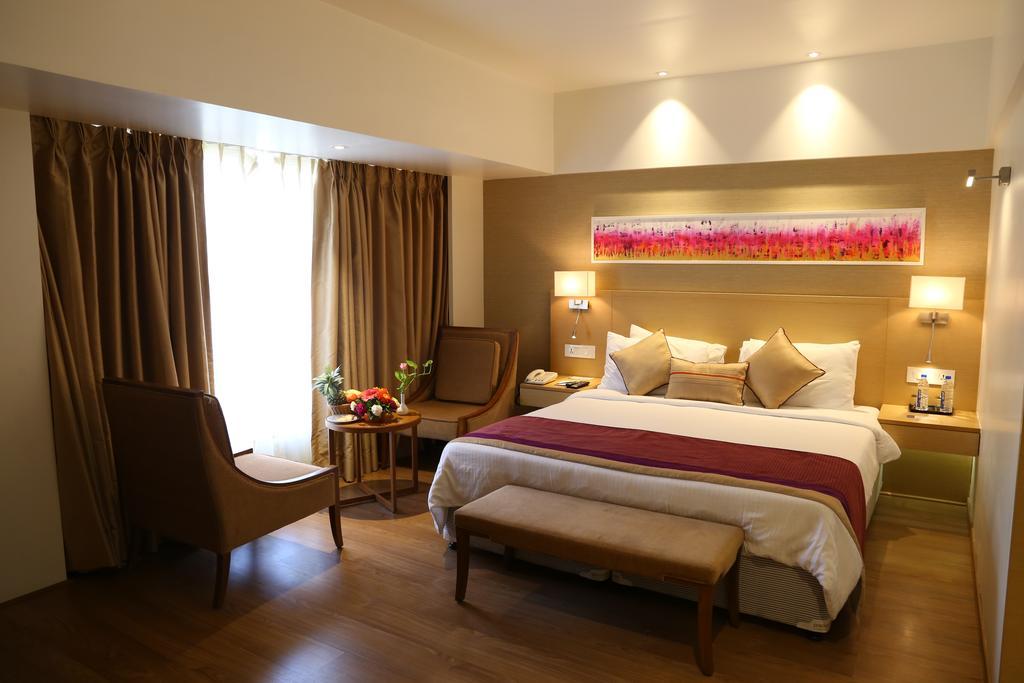 Sarovar Portico Rivera Ahmedabad Esterno foto