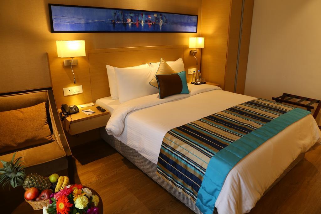Sarovar Portico Rivera Ahmedabad Esterno foto
