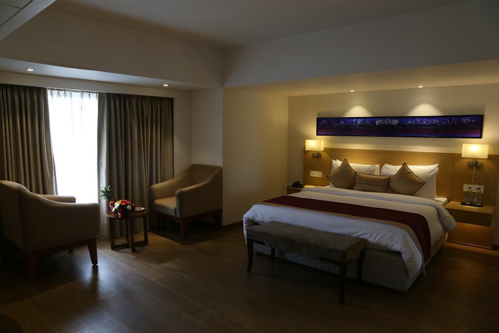 Sarovar Portico Rivera Ahmedabad Esterno foto