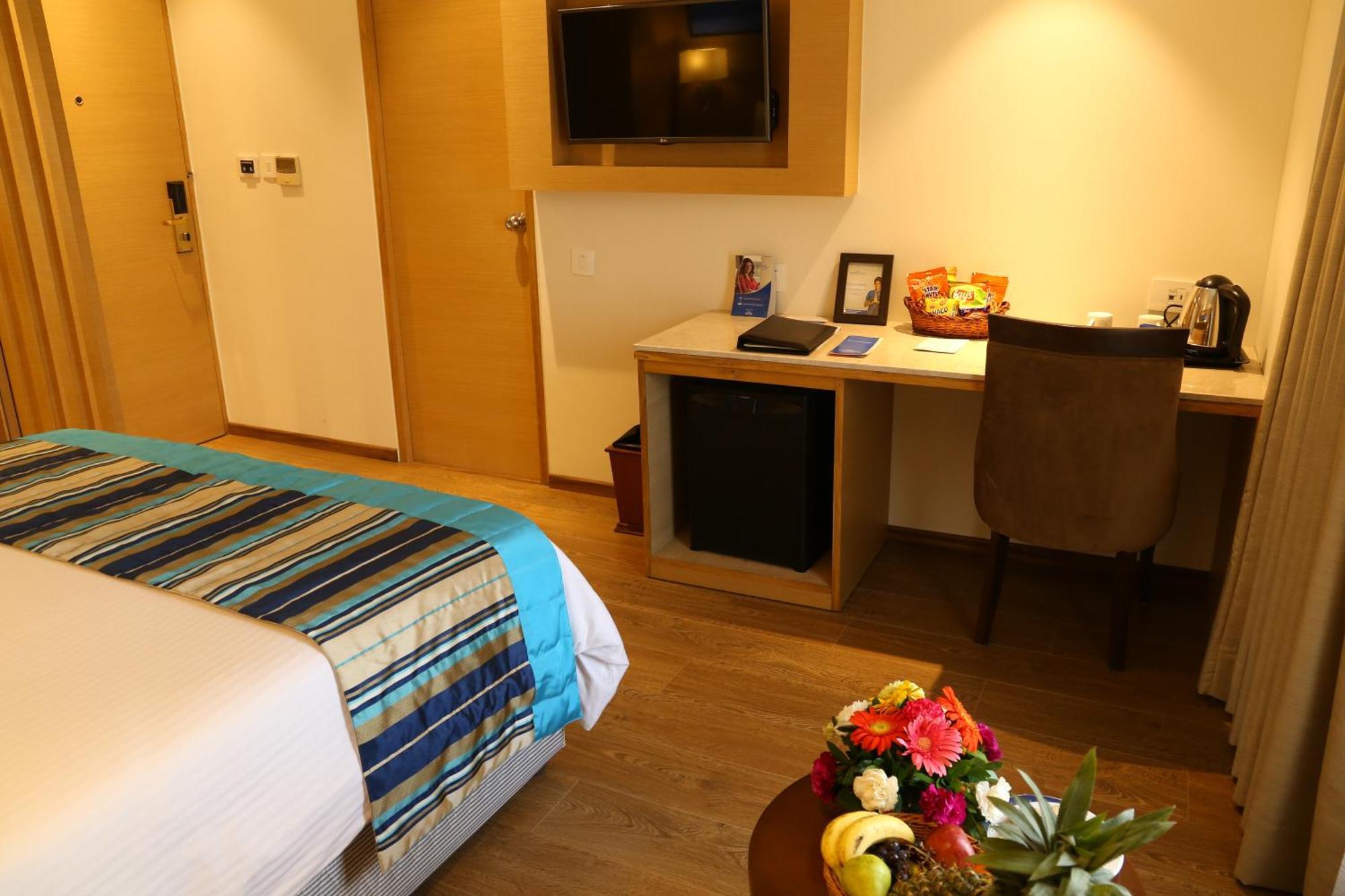 Sarovar Portico Rivera Ahmedabad Esterno foto