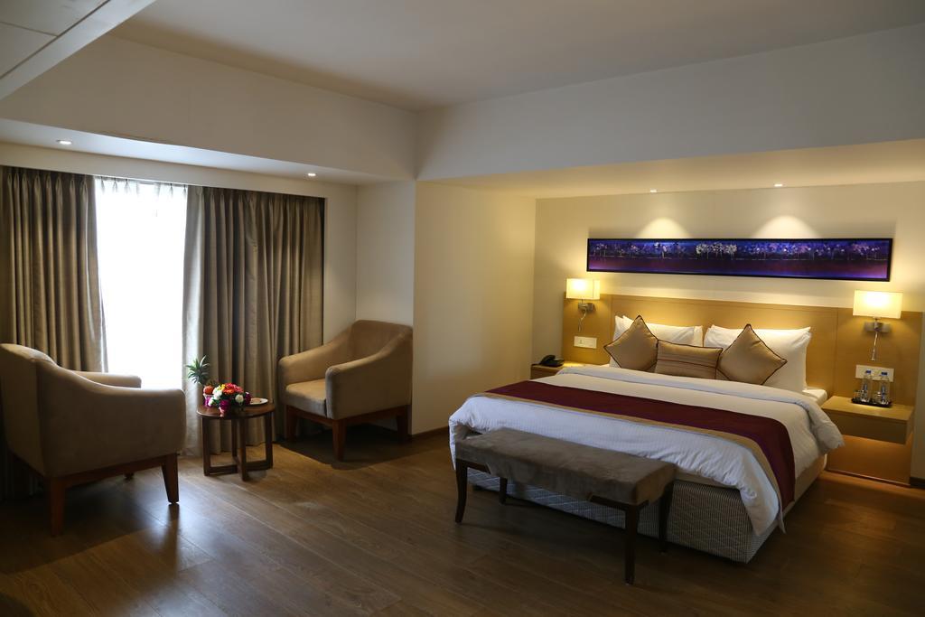 Sarovar Portico Rivera Ahmedabad Esterno foto